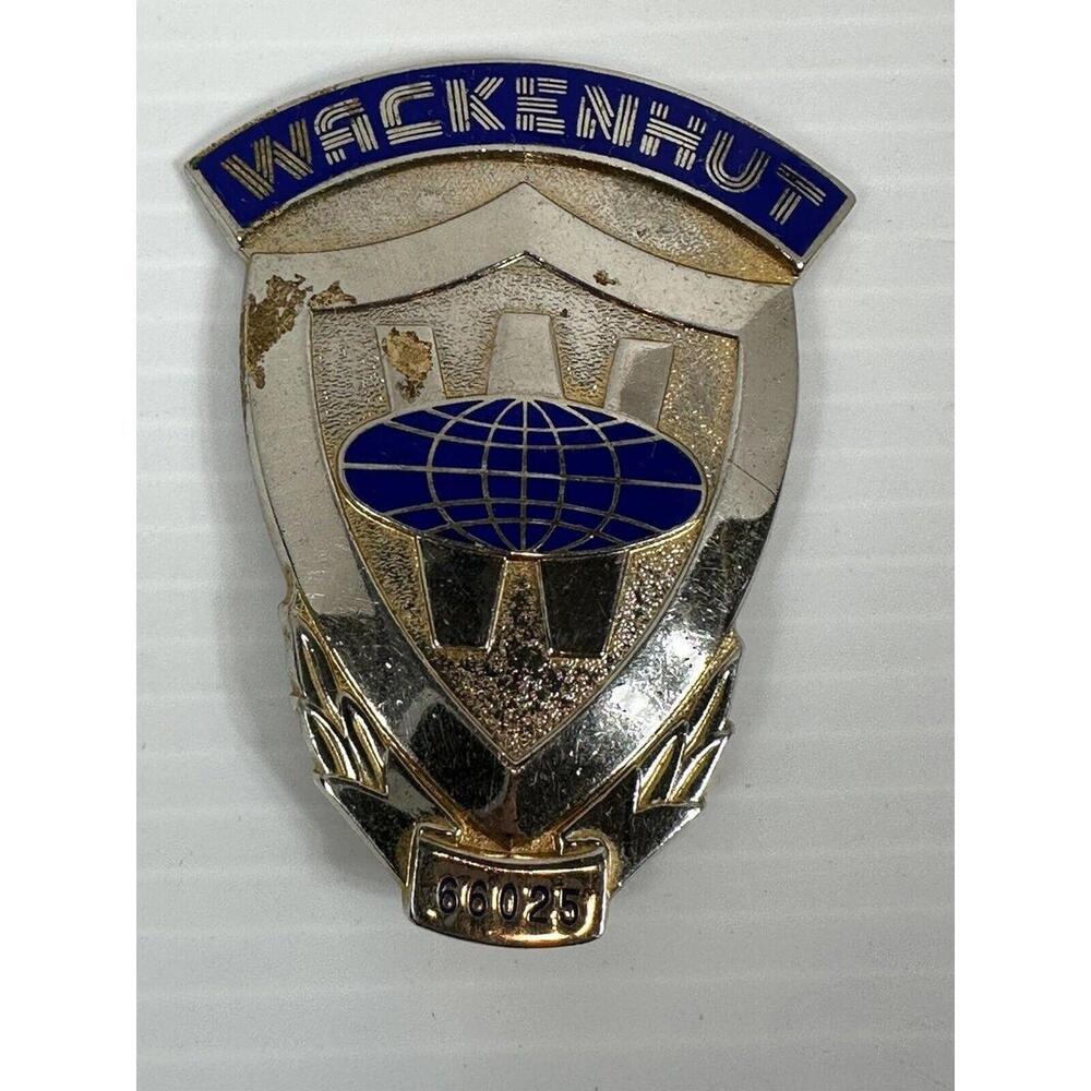 Vintage Wackenhut Security Guard Badge Obsolete Gold Tone #66025